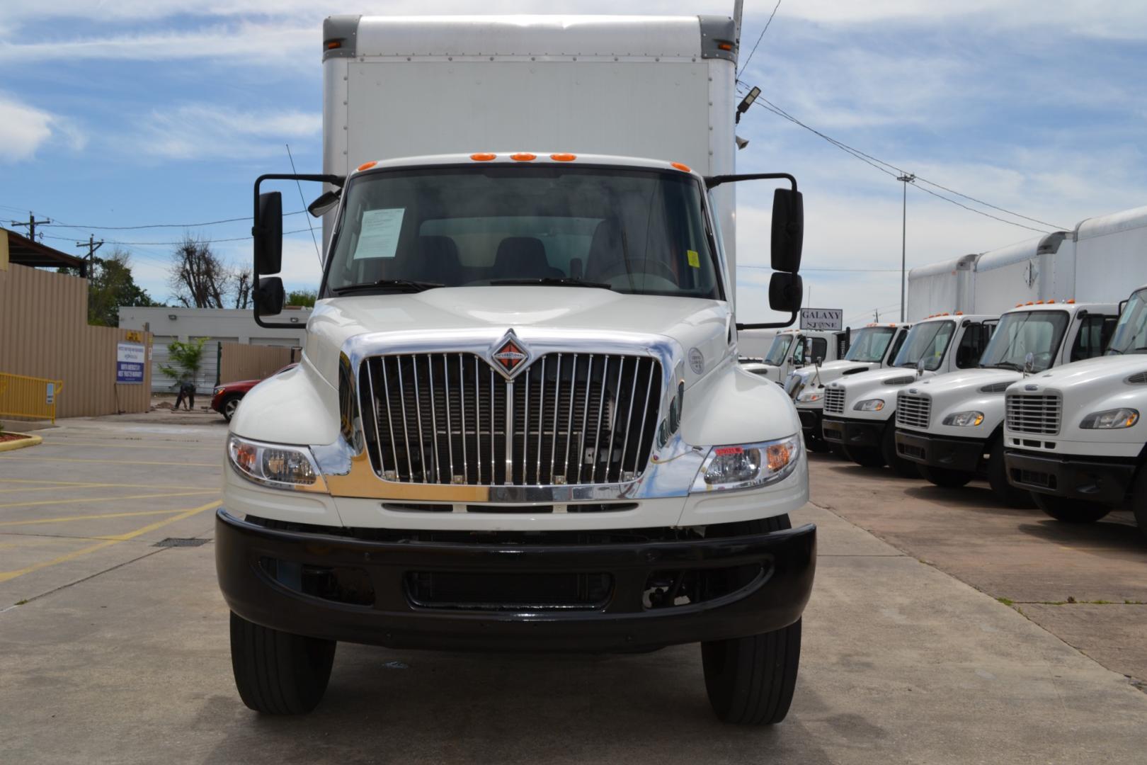 2016 WHITE /BLACK INTERNATIONAL 4300 with an CUMMINS ISB 6.7L 240HP engine, ALLISON 2500RDS AUTOMATIC transmission, located at 9172 North Fwy, Houston, TX, 77037, (713) 910-6868, 29.887470, -95.411903 - Photo#1